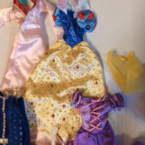 Disney Princess Doll Clothes Lot Of 14 Dresses Skirt Outfit Fashion - Picture 9 of 12